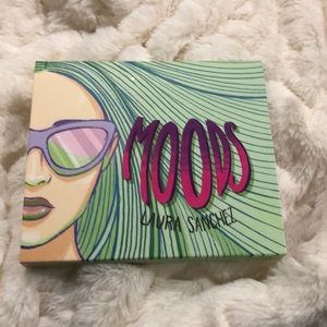 Laura Sanchez Moods palette NEW